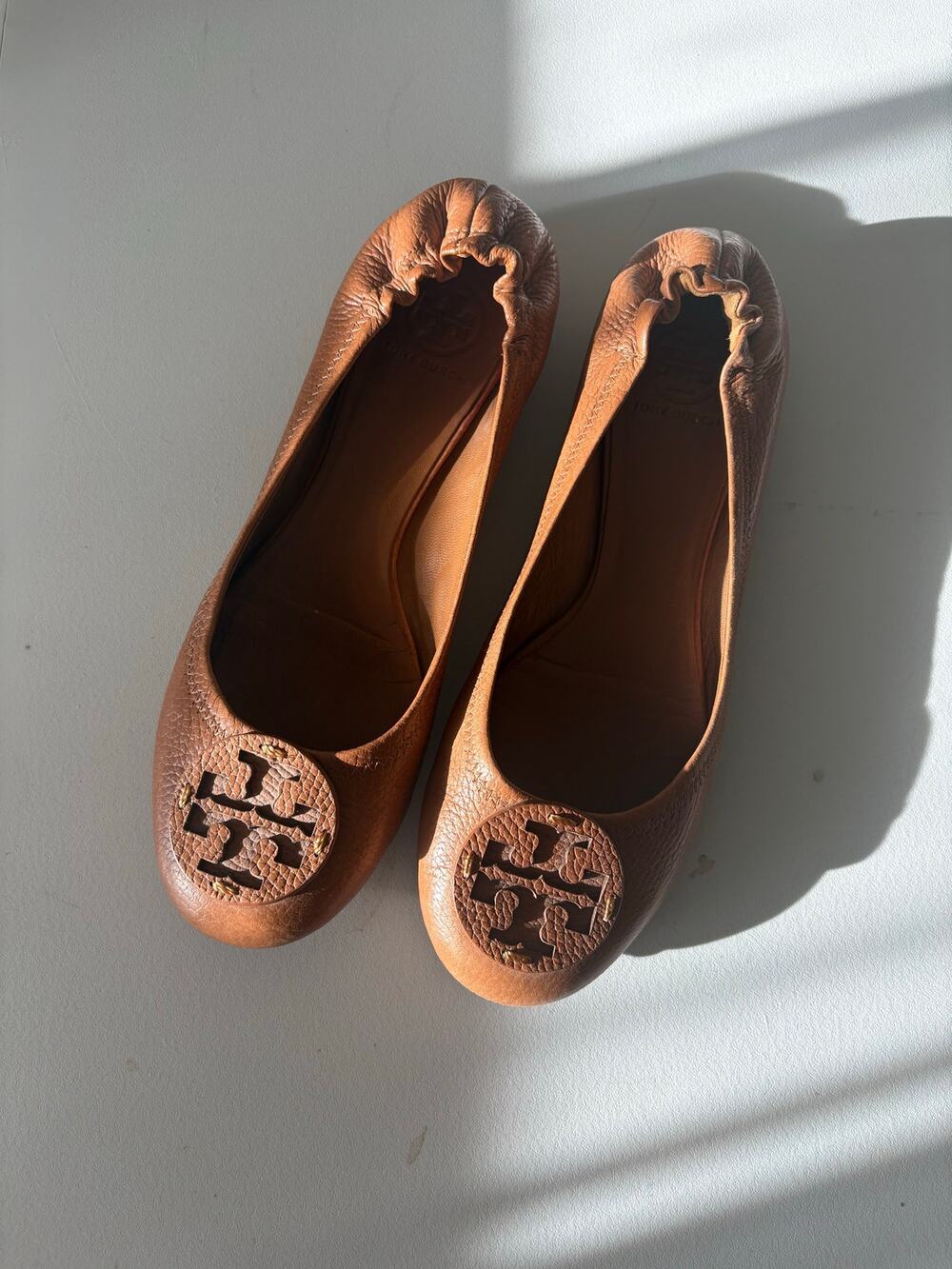 Tory Burch Tan Pebbled Leather Ballet Flats preppy minimalist neutral old money